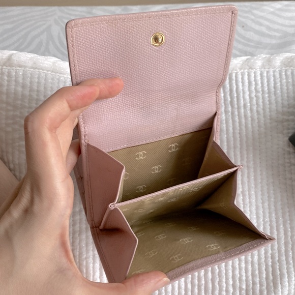 Chanel Wallet in Ballet Pink - Picture 5 of 9